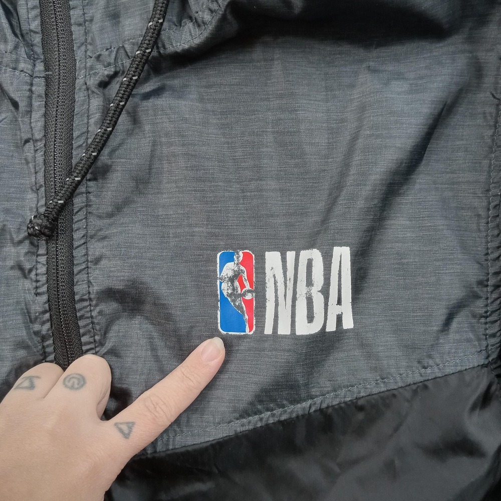 NBA Jacket Mens Small Black Gray NBA Basketball Hooded Full Zip Windbreaker‎ - Picture 2 of 9